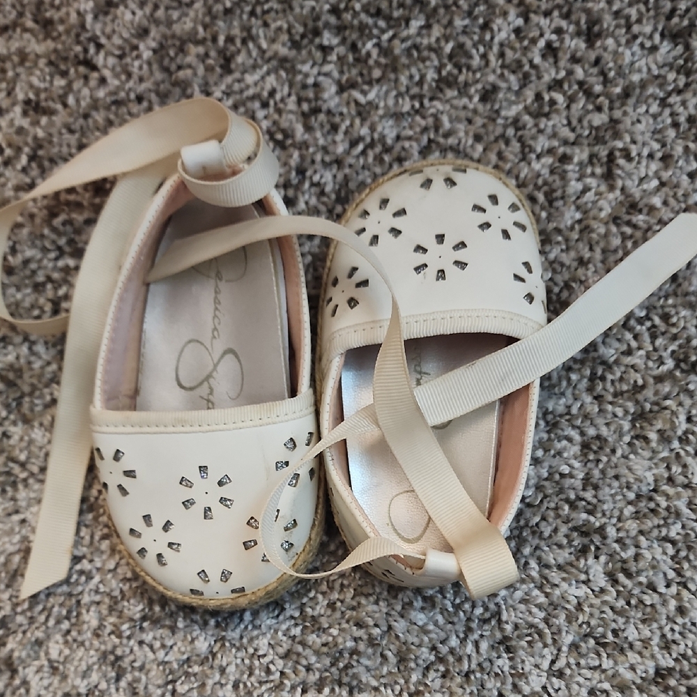 Jessica Simpson Cream Dress Shoes for Kids